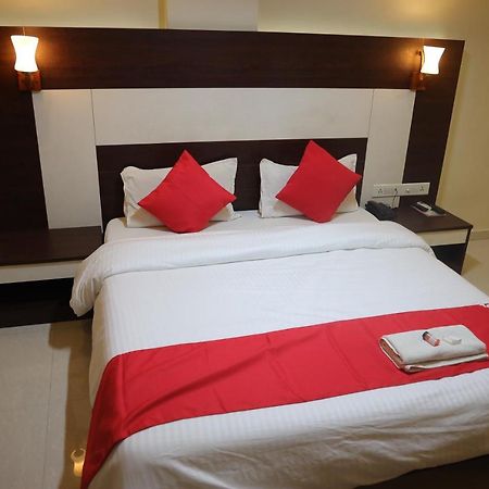Hotel Alpha Vadodara Ngoại thất bức ảnh