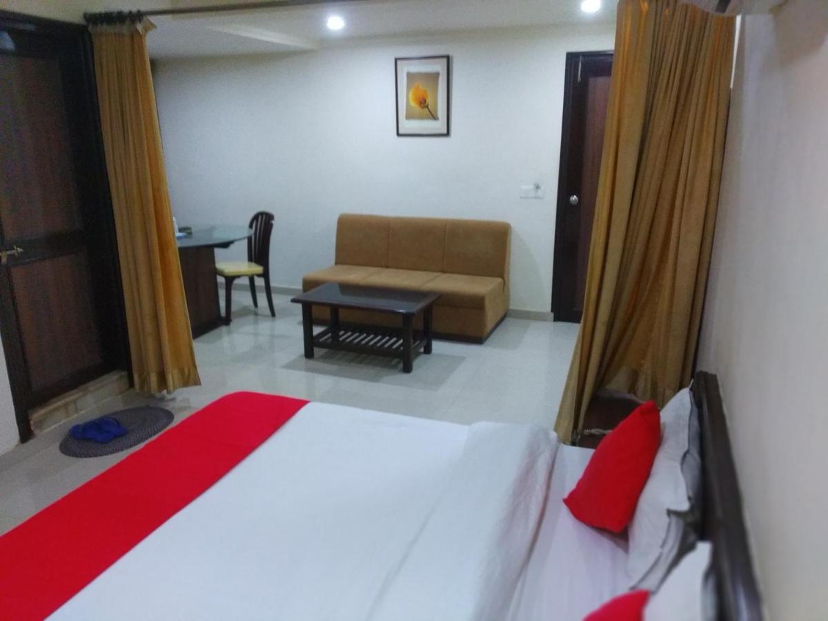 Hotel Alpha Vadodara Ngoại thất bức ảnh