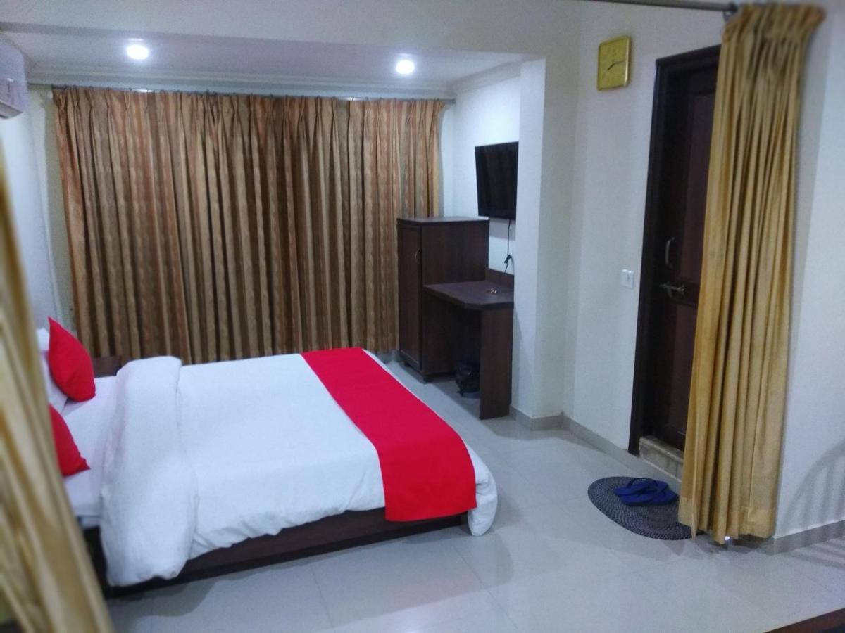 Hotel Alpha Vadodara Ngoại thất bức ảnh