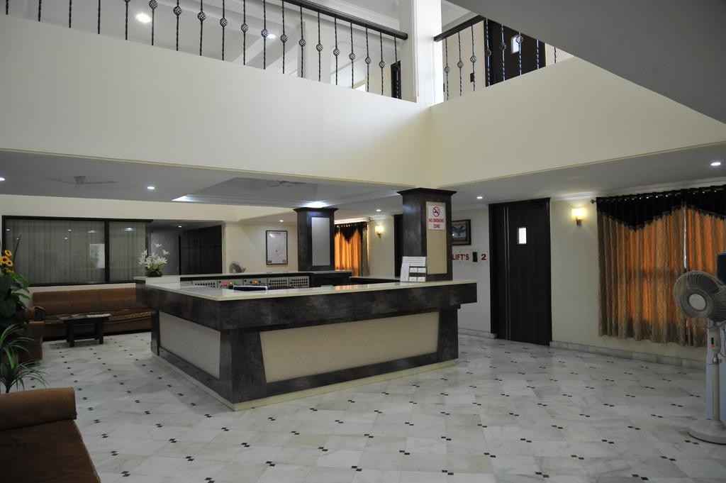 Hotel Alpha Vadodara Ngoại thất bức ảnh